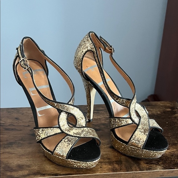 Elle Shoes - ELLE women’s Gold and Black Heels- size 7.5